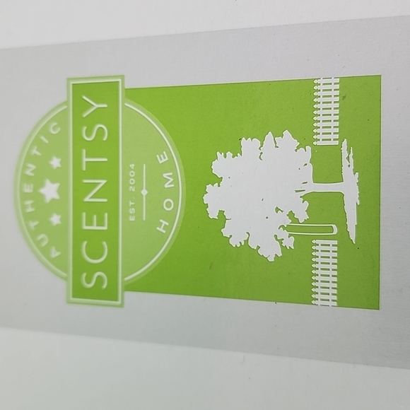 NIB. Scentsy, Build A Snowman, Scentsy Warmer Holiday 2017 Collection. - Picture 6 of 14